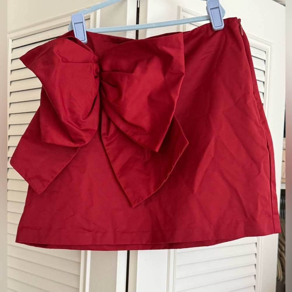 H&M Elegant Red Bow Mini Skirt
